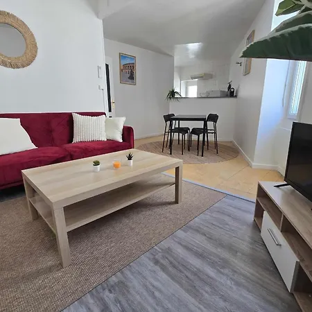 Apartman Bright Near The Arena And Train Station *