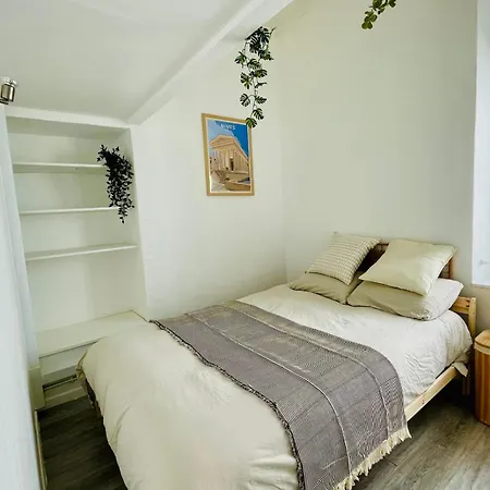 Bright Near The Arena And Train Station Apartman *
