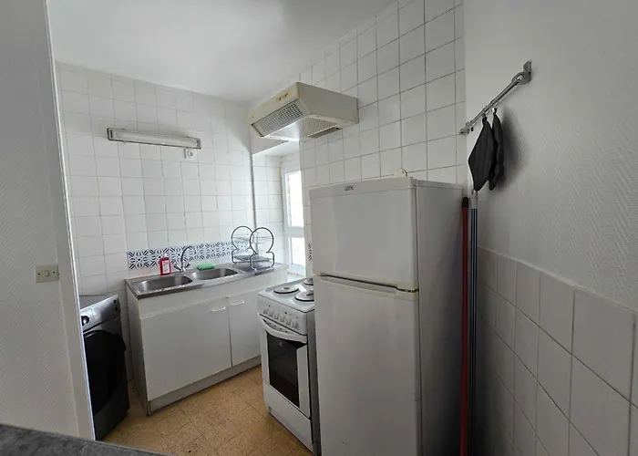 Bright Near The Arena And Train Station Nimes