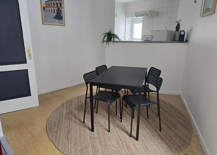 Apartment Bright Near The Arena And Train Station